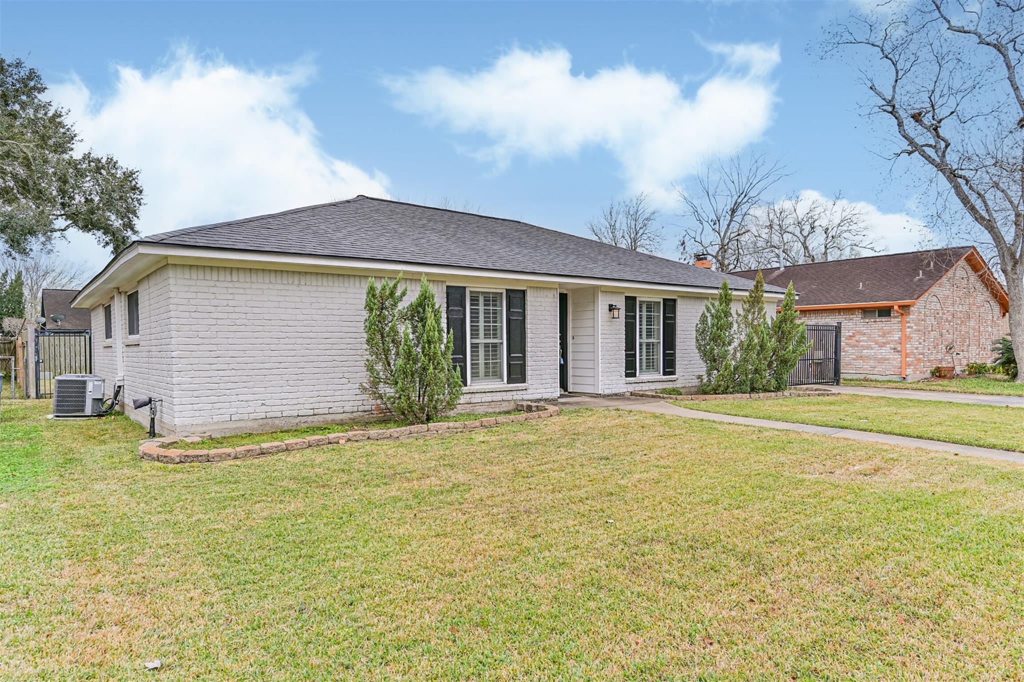 15718 Bougainvilla Lane