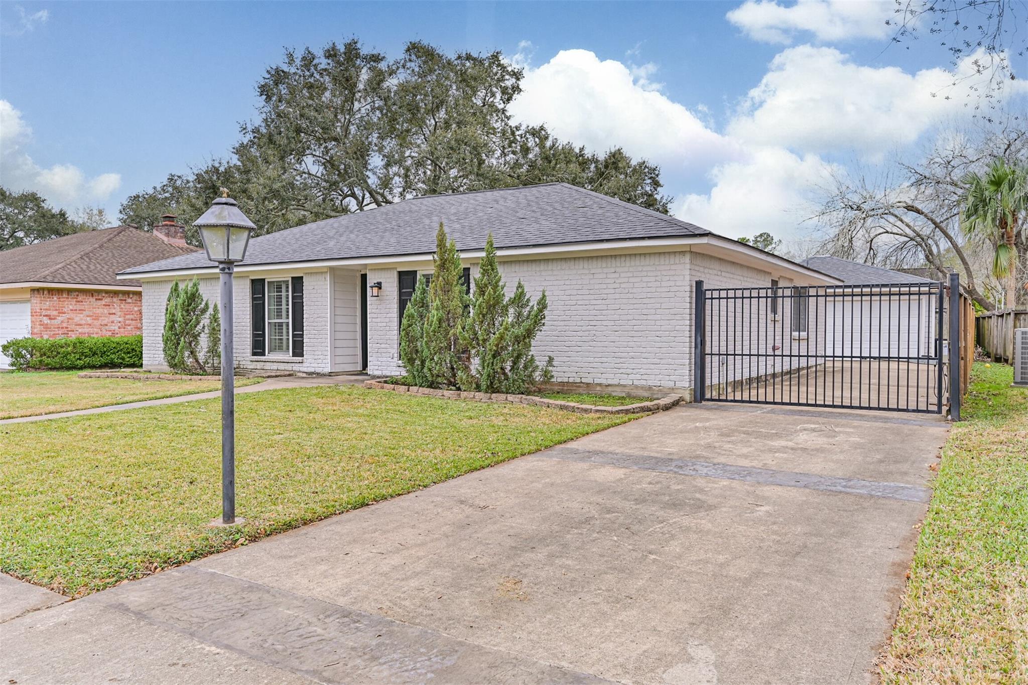 15718 Bougainvilla Lane