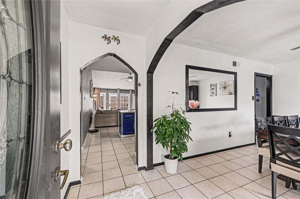 Photo of 13807 Templar Lane, Sugar Land, TX 77498 (MLS # 41085751)