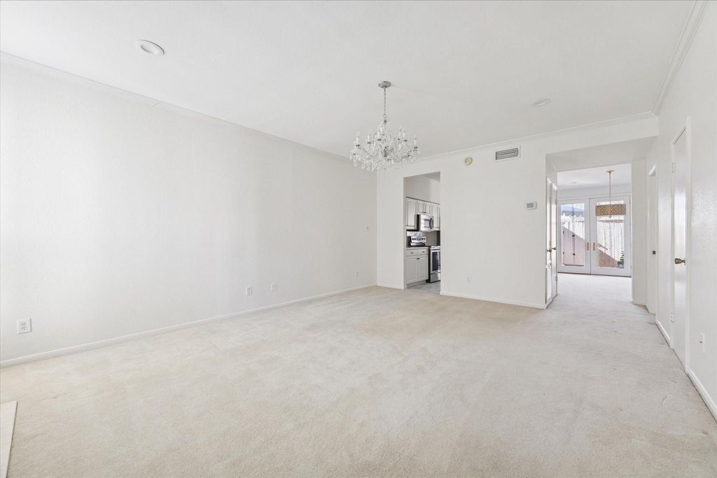 Photo of 1201 Mcduffie Street #126, Houston, TX 77019 (MLS # 73821389)