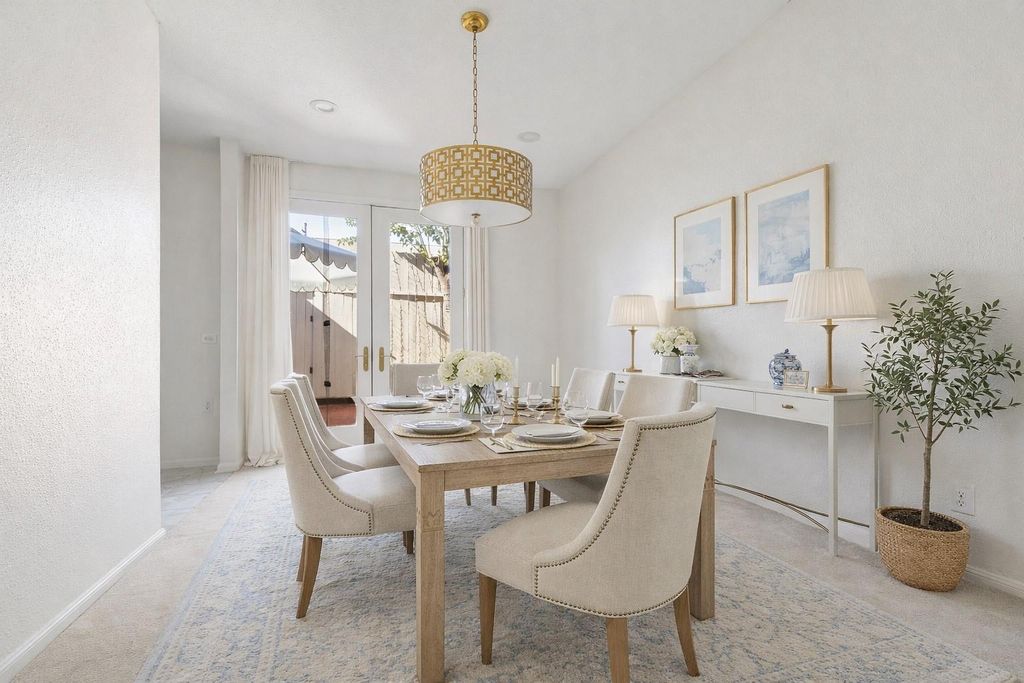 Photo of 1201 Mcduffie Street #126, Houston, TX 77019 (MLS # 73821389)