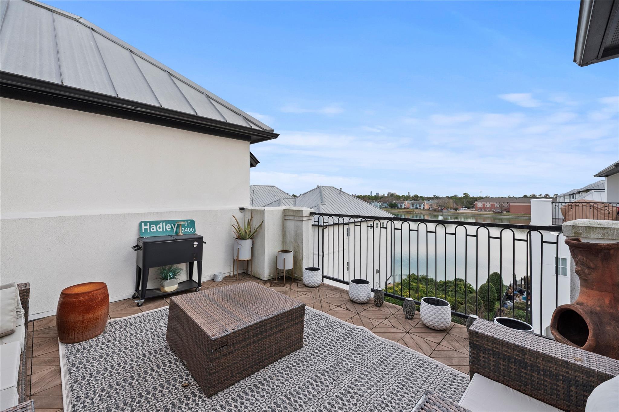 8928 Lakeshore Bend Drive