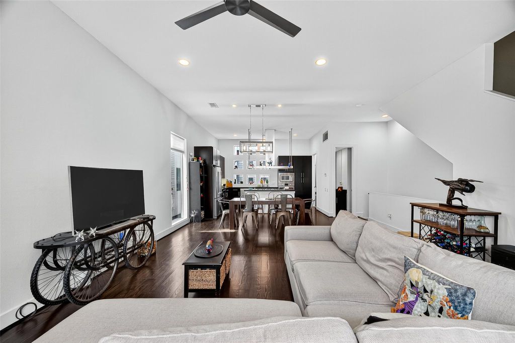 Photo of 1232 W 24th Street #C, Houston, TX 77008 (MLS # 1023722)