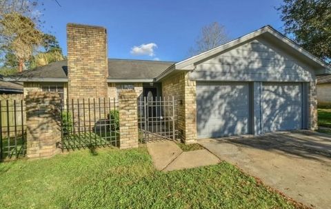 Photo of 19526 Leaning Timbers Drive, Humble, TX 77346 (MLS # 22169414)