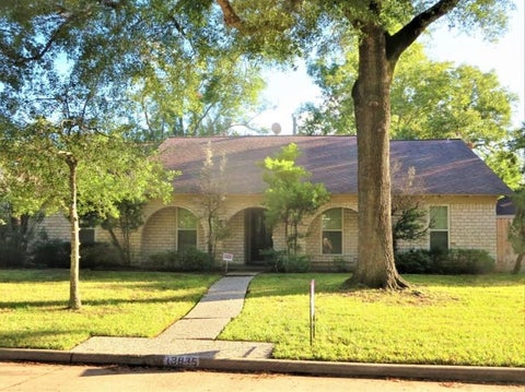 Photo of 13935 Saint Marys Lane, Houston, TX 77079 (MLS # 17622317)