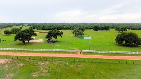 Photo of 986 Private Road 1024, Hallettsville, TX 77964 (MLS # 76311480)