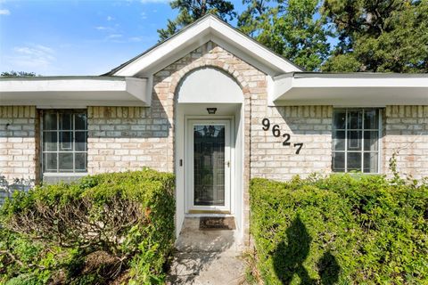 Photo of 9627 N Glenwood Forest Drive Drive N, Houston, TX 77078 (MLS # 59934918)