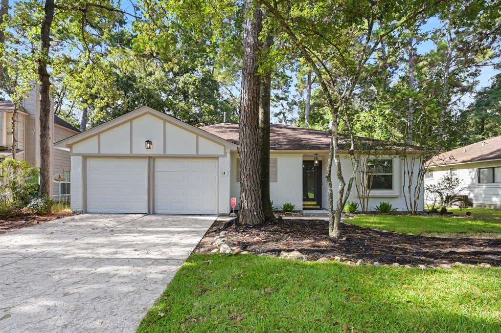 Photo of 14 Summer Crest Circle, The Woodlands, TX 77381 (MLS # 35770948)