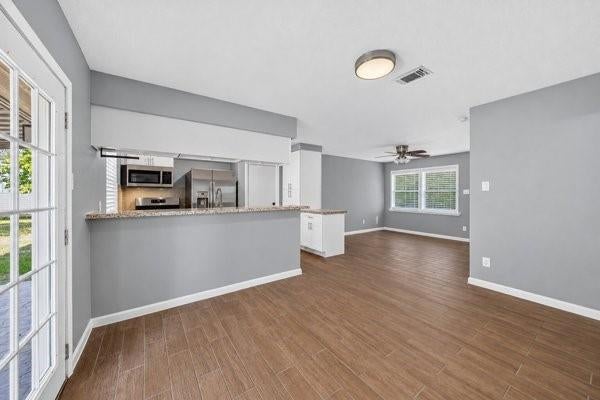 Photo of 201 Inwood Ln LN, Highlands, TX 77562 (MLS # 41604873)