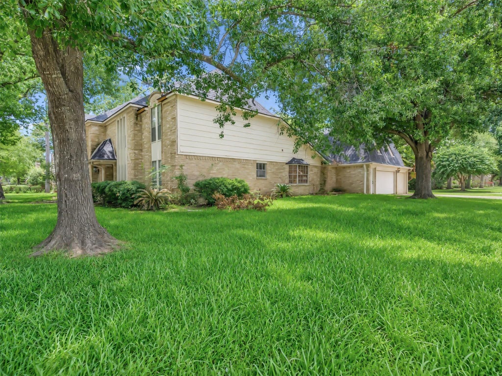 Photo of 15502 Dawnbrook Drive, Houston, TX 77068 (MLS # 52389335)