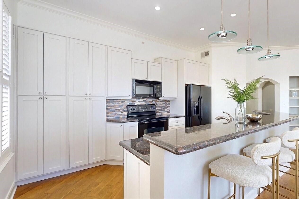 1010 Rosine Street 29