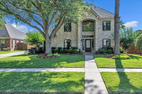 Homes For Sale - 9402 Hudson Bend Circle<br/> Houston, TX 77095