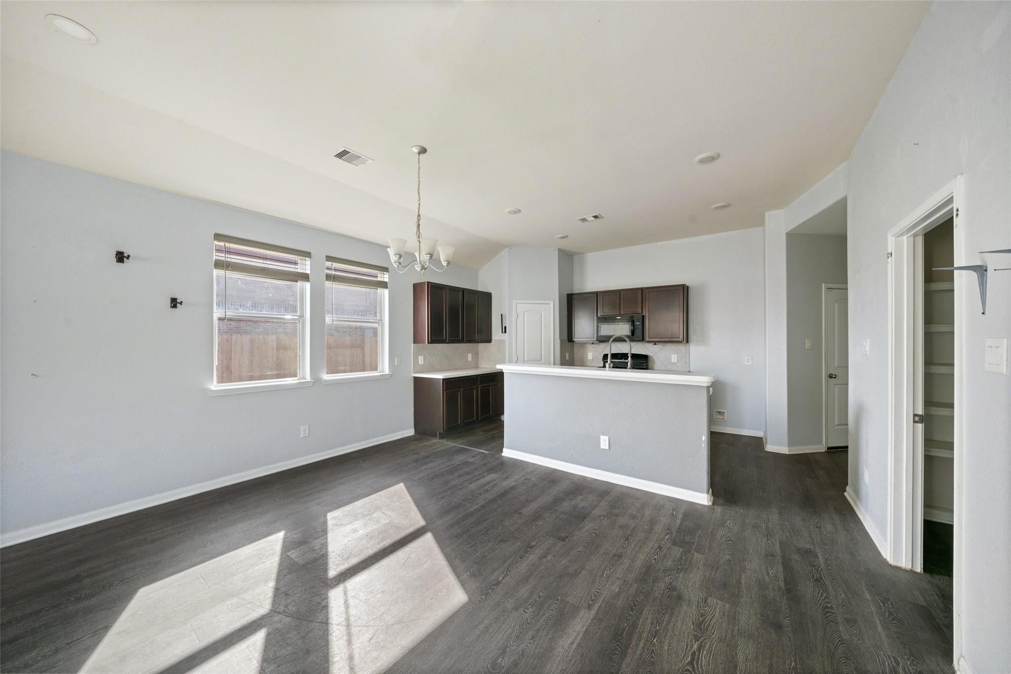 15137 Meadow Glen S
