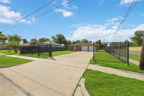 Photo of 6202 Crane Street, Houston, TX 77026 (MLS # 61107939)