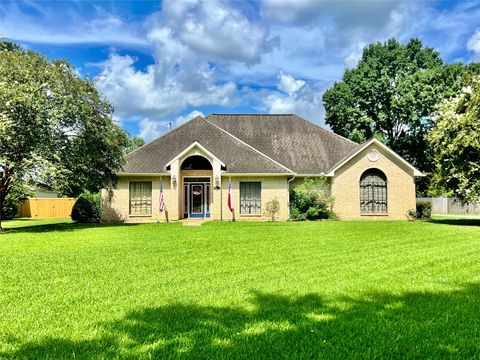 Photo of 6005 Lakeside Drive, Liberty, TX 77575 (MLS # 75490720) Photo of 6005 Lakeside Drive, Liberty, TX 77575 (MLS # 75490720)