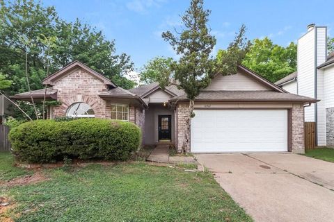 Photo of 16907 Dusty Mill Drive E, Sugar Land, TX 77498 (MLS # 11177523)
