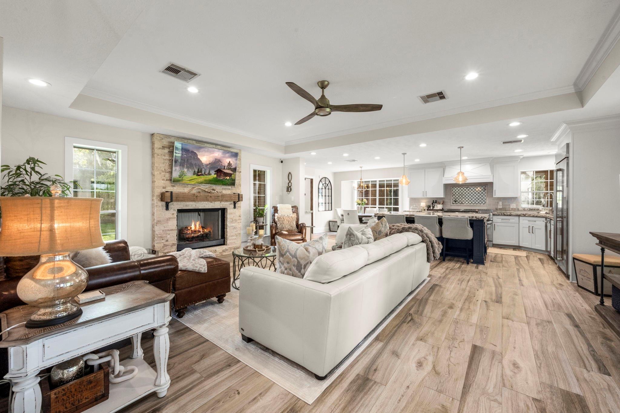 8555 Matthews Lane