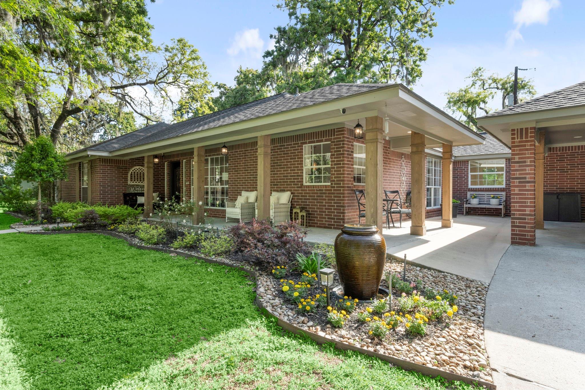 8555 Matthews Lane