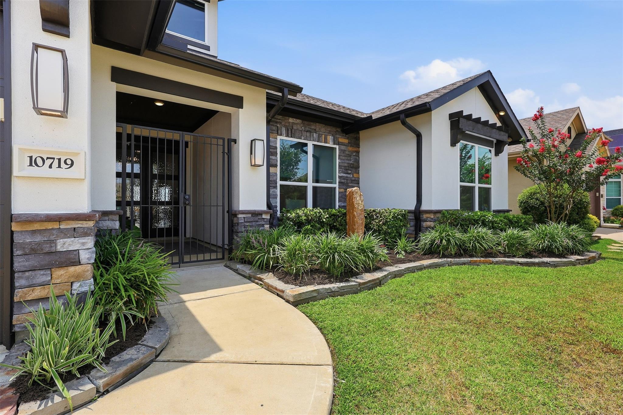 10719 Painted Crescent Court
