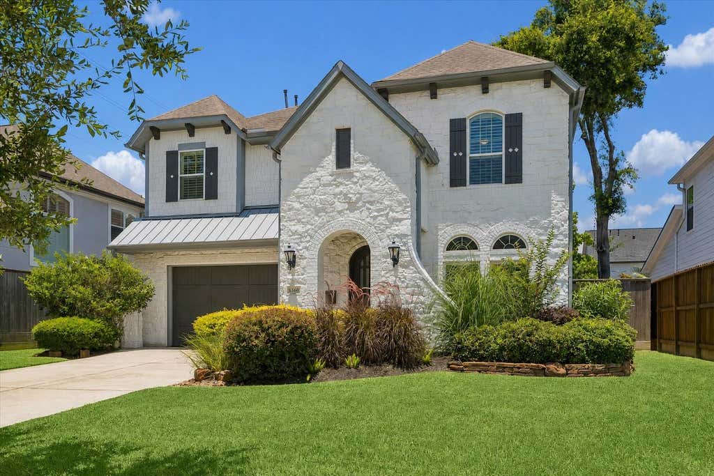 Photo of 1360 Chippendale Road, Houston, TX 77018 (MLS # 56146672)