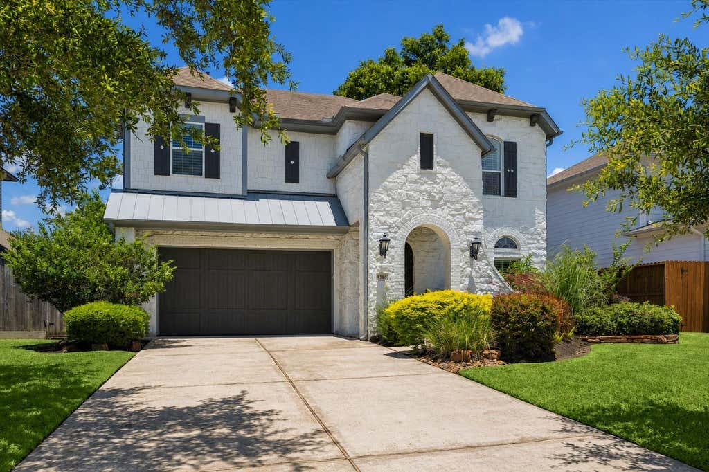 Photo of 1360 Chippendale Road, Houston, TX 77018 (MLS # 56146672)