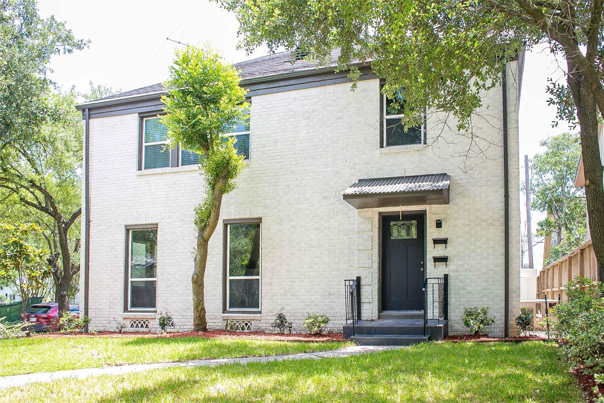 2301 Albans Road