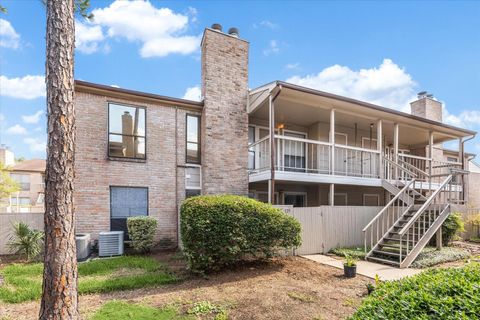 Photo of 2100 Wilcrest Drive #225, Houston, TX 77042 (MLS # 38691216)
