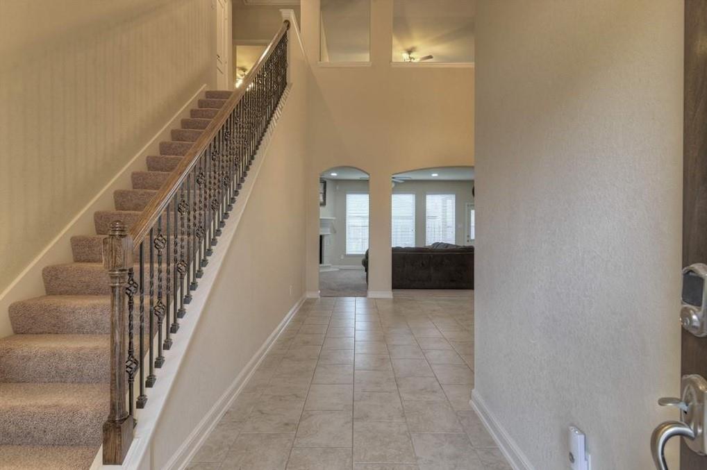 10059 Hyacinth Way