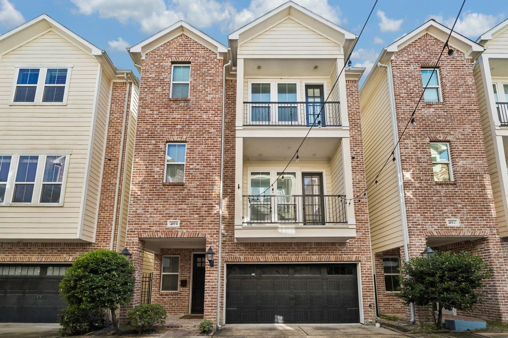 Photo of 419 W 16th Street #B, Houston, TX 77008 (MLS # 6479776)