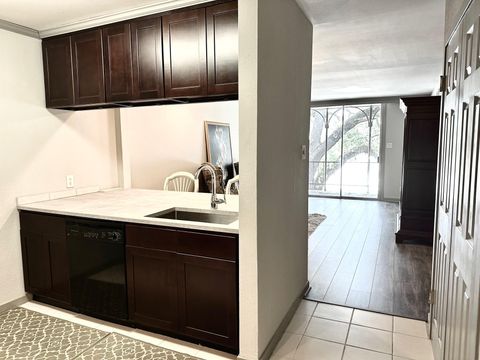 Photo of 3300 Yorktown Street #22, Houston, TX 77056 (MLS # 38950565)