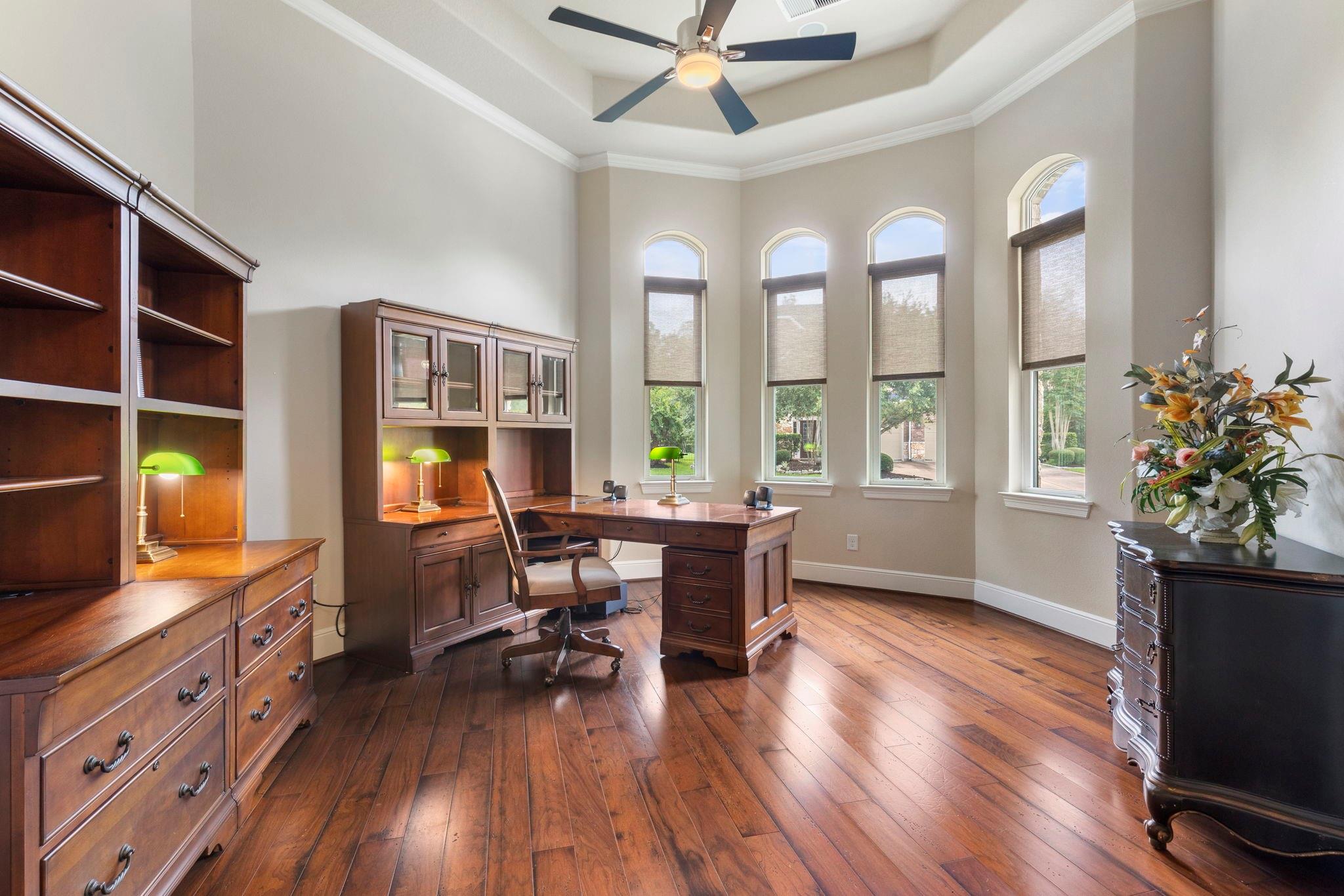 78 S Almondell Circle