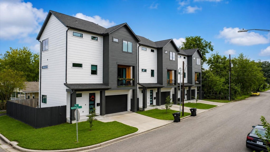 Photo of 3514 Arlington Street, Houston, TX 77018 (MLS # 75817439)