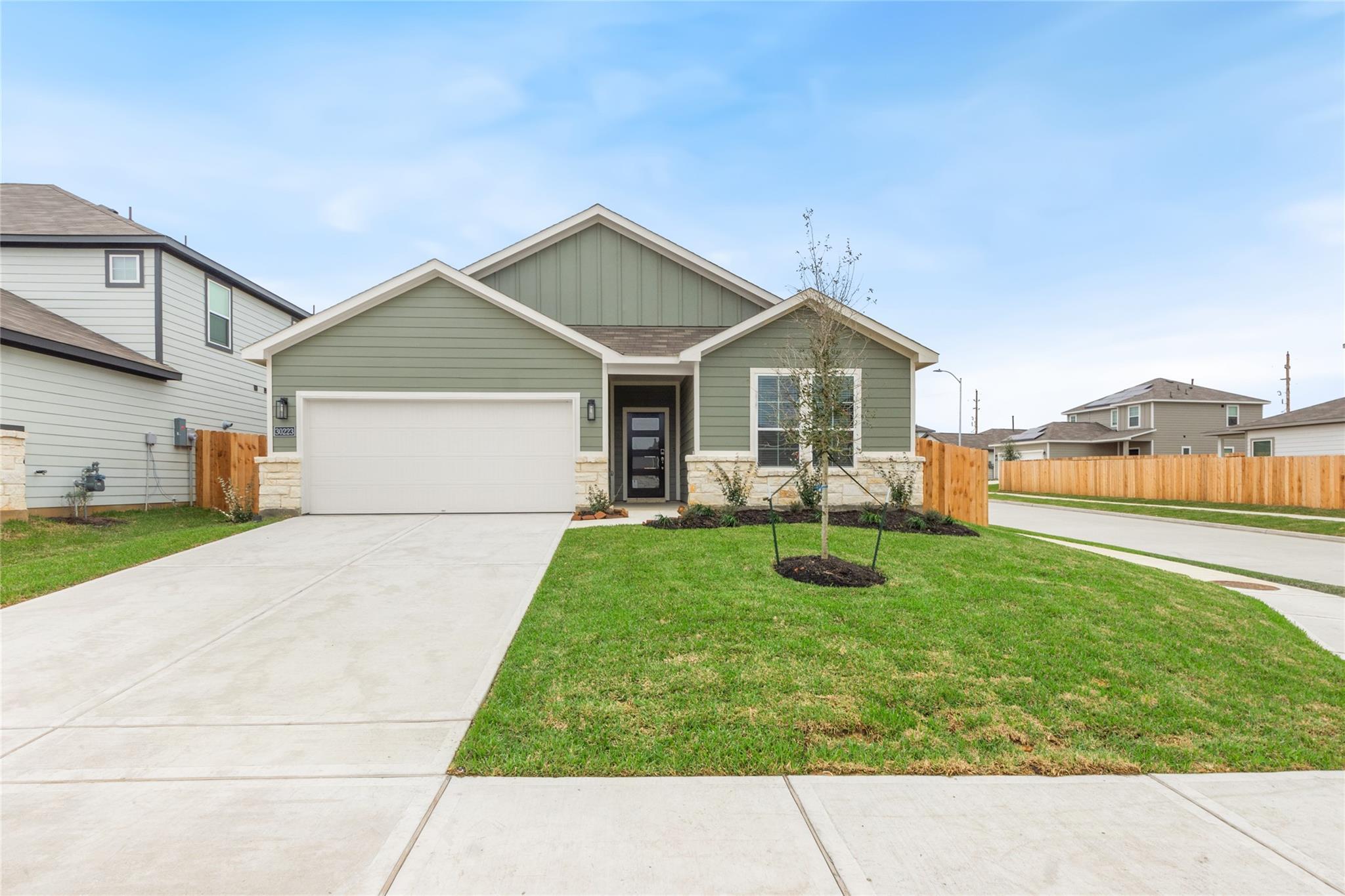 30223 Fledged Wing Drive