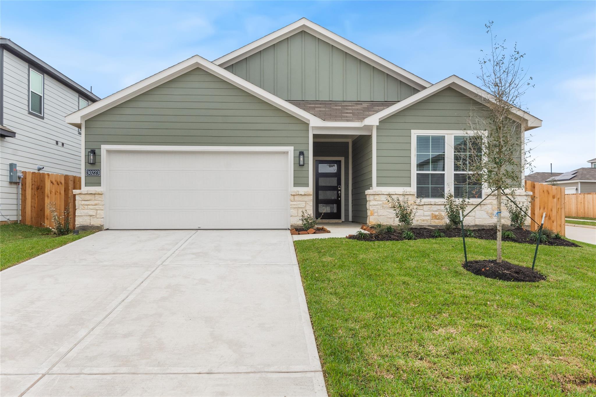 30223 Fledged Wing Drive