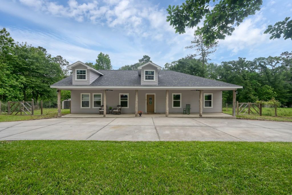 Photo of 3381 Roy Bean Rd Rd, Willis, TX 77378 (MLS # 80297767)