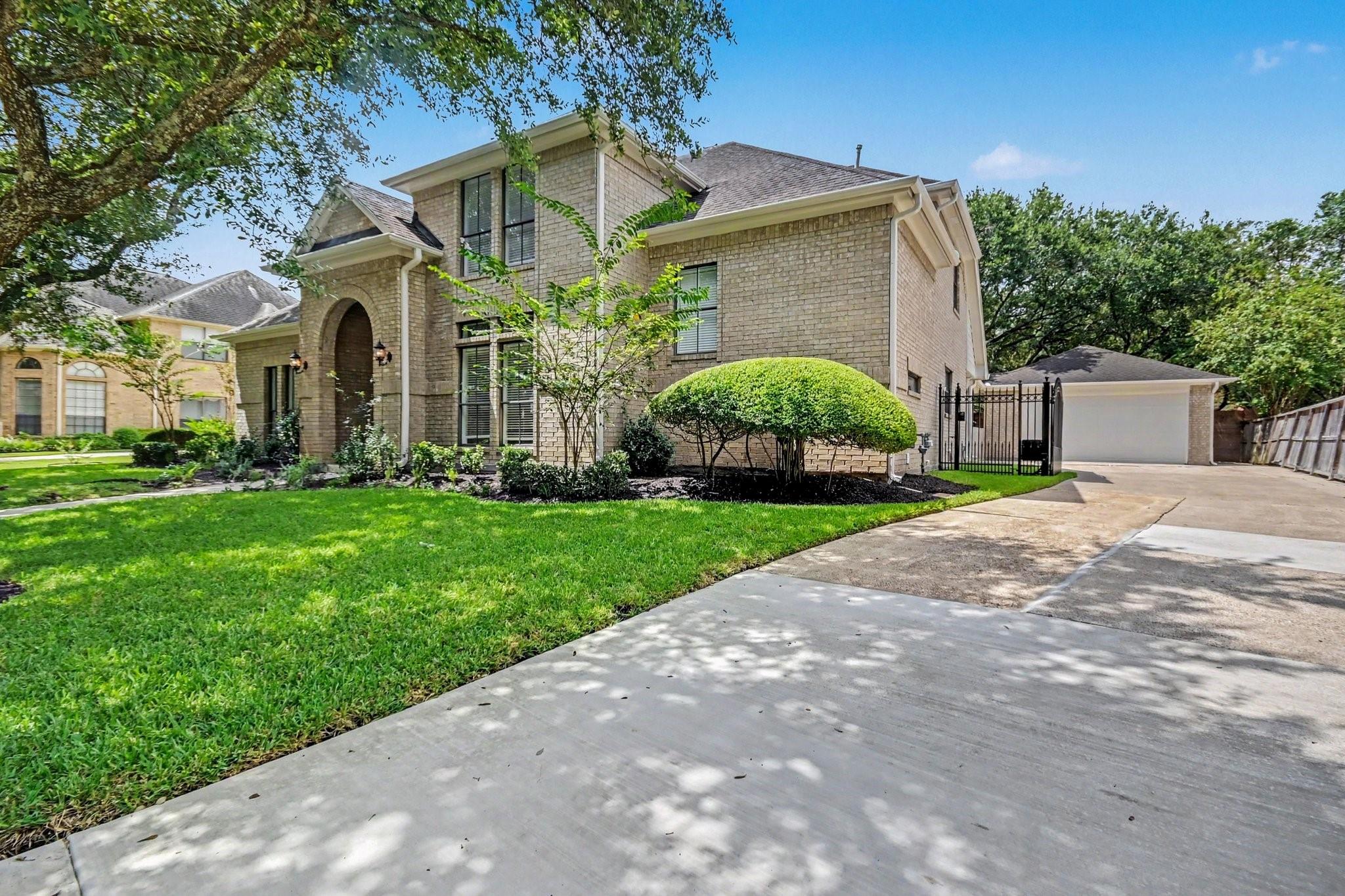 14214 Ridgewood Lake Court
