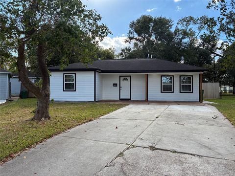 Photo of 1508 Hemlock Drive, Pasadena, TX 77502 (MLS # 87161412)