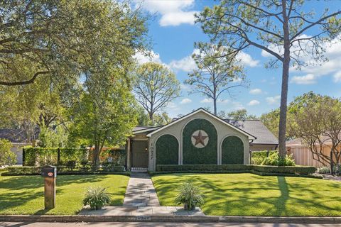 Photo of 10927 Piping Rock Lane, Houston, TX 77042 (MLS # 93958989)