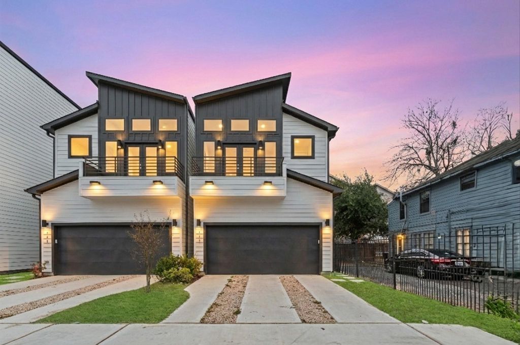 Photo of 2111 Holman Street, Houston, TX 77004 (MLS # 42796917)