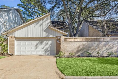 Photo of 8042 Oakwood Forest Drive, Houston, TX 77040 (MLS # 84706069)