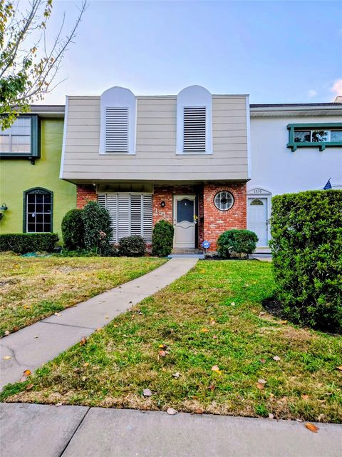 Photo of 1517 Ramada Drive #1517, Houston, TX 77062 (MLS # 14365683)