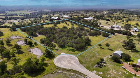 Photo of 96 Coyote Run, Fredericksburg, TX 78624 (MLS # 22426838)