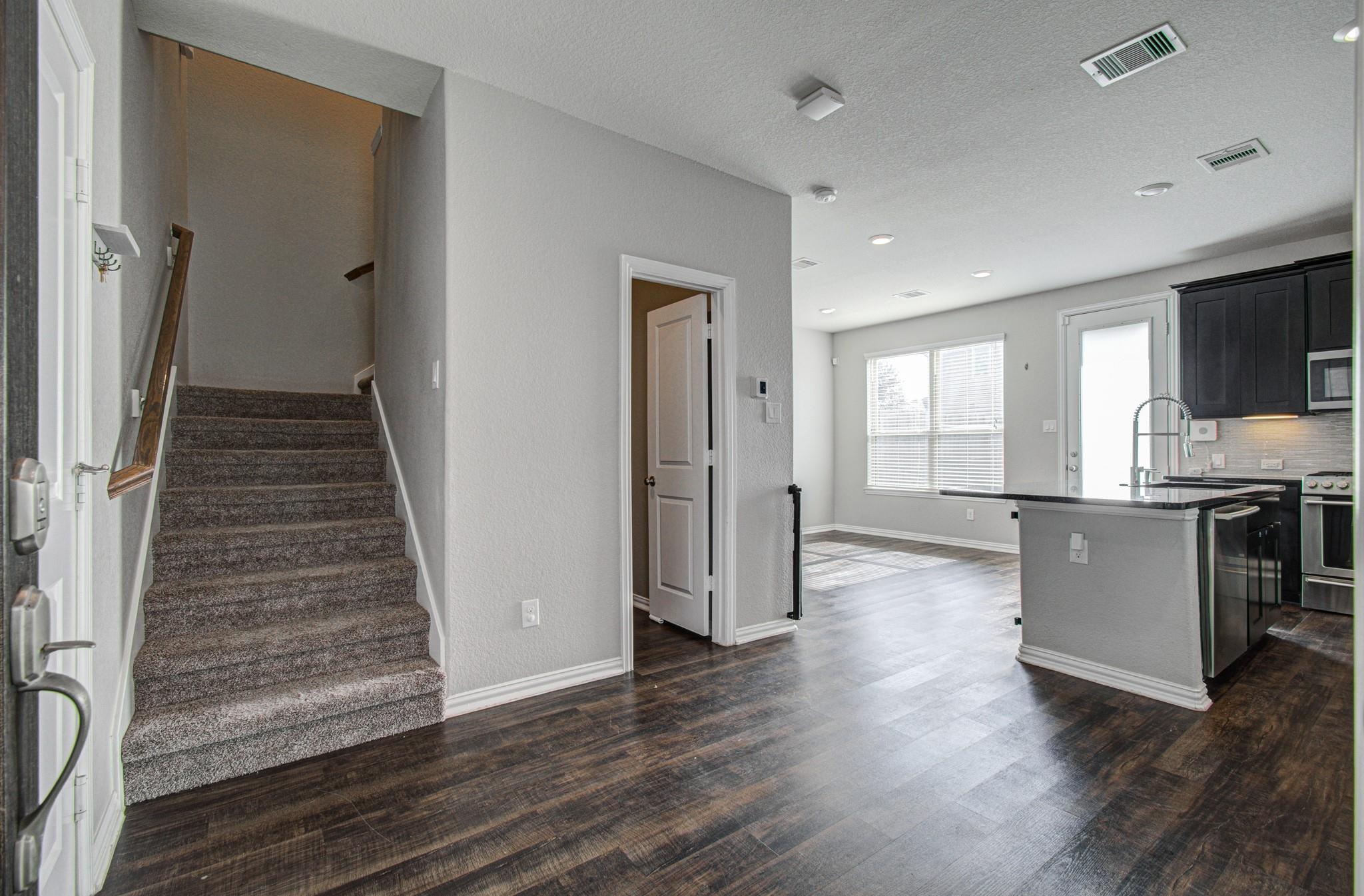 1810 Vogel Prairie Way