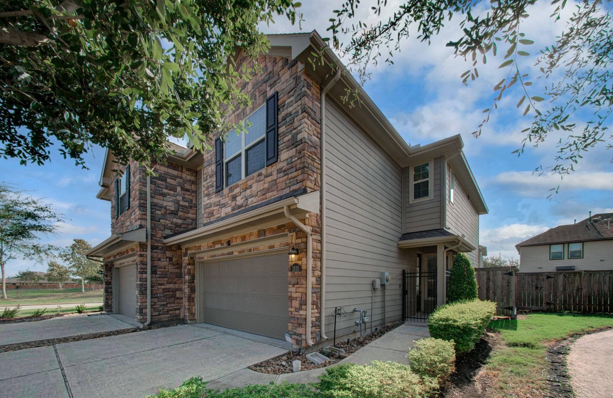 1810 Vogel Prairie Way