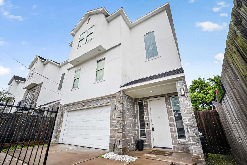 Photo of 7814 De Priest Street, Houston, TX 77088 (MLS # 42988110)