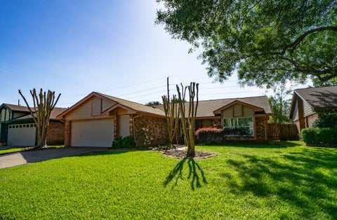 Homes For Sale - 1923 Vinces Bridge Street<br/> Sugar Land, TX 77478