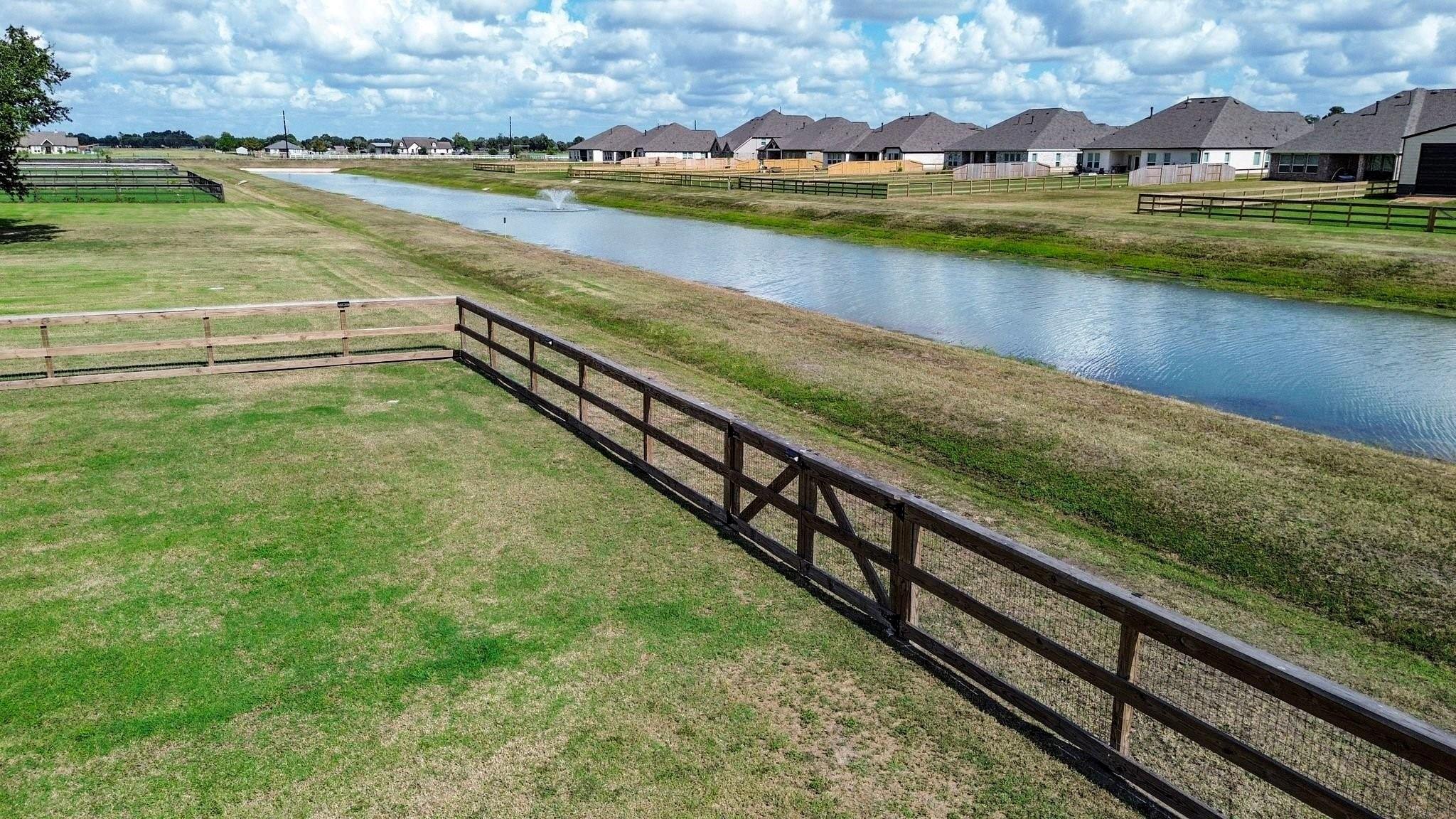 6803 Nichols Landing