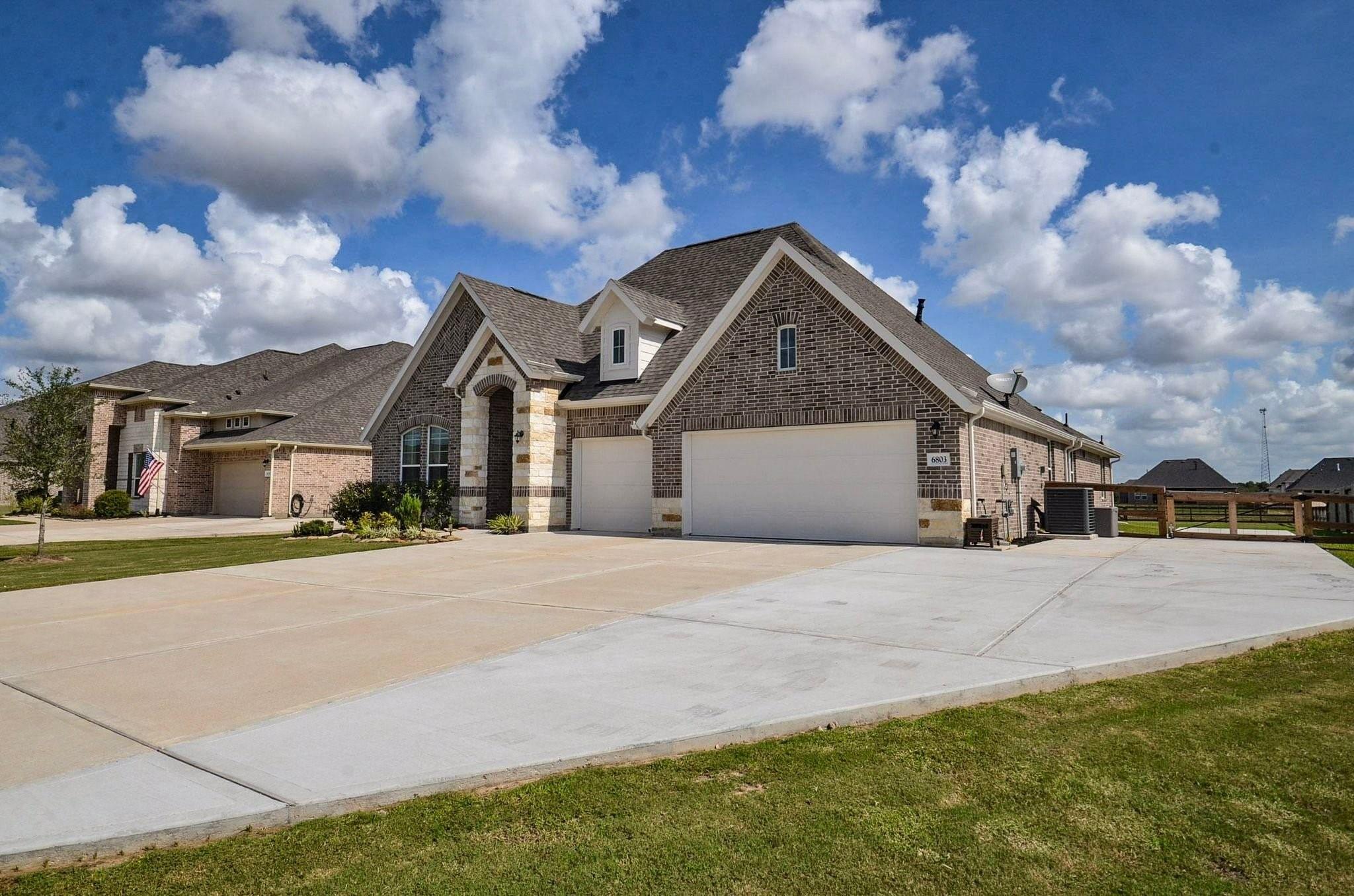 6803 Nichols Landing