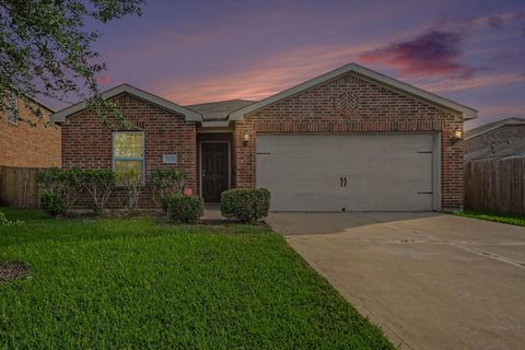 Photo of 12129 Trawler Place, Texas City, TX 77568 (MLS # 76294989)