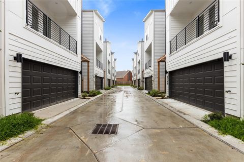 Photo of 812 Elkhart Street #D, Houston, TX 77091 (MLS # 39726484)